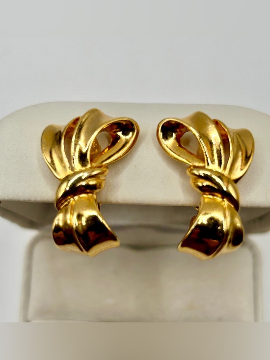 Avon Jewelry - Vintage Avon Polished Gold-Plated Ribbon Knot Clip-On Earrings